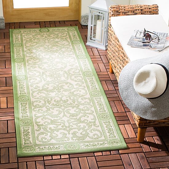 Safavieh Courtyard Collection Miah Floral Indoor/Outdoor Runner Rug