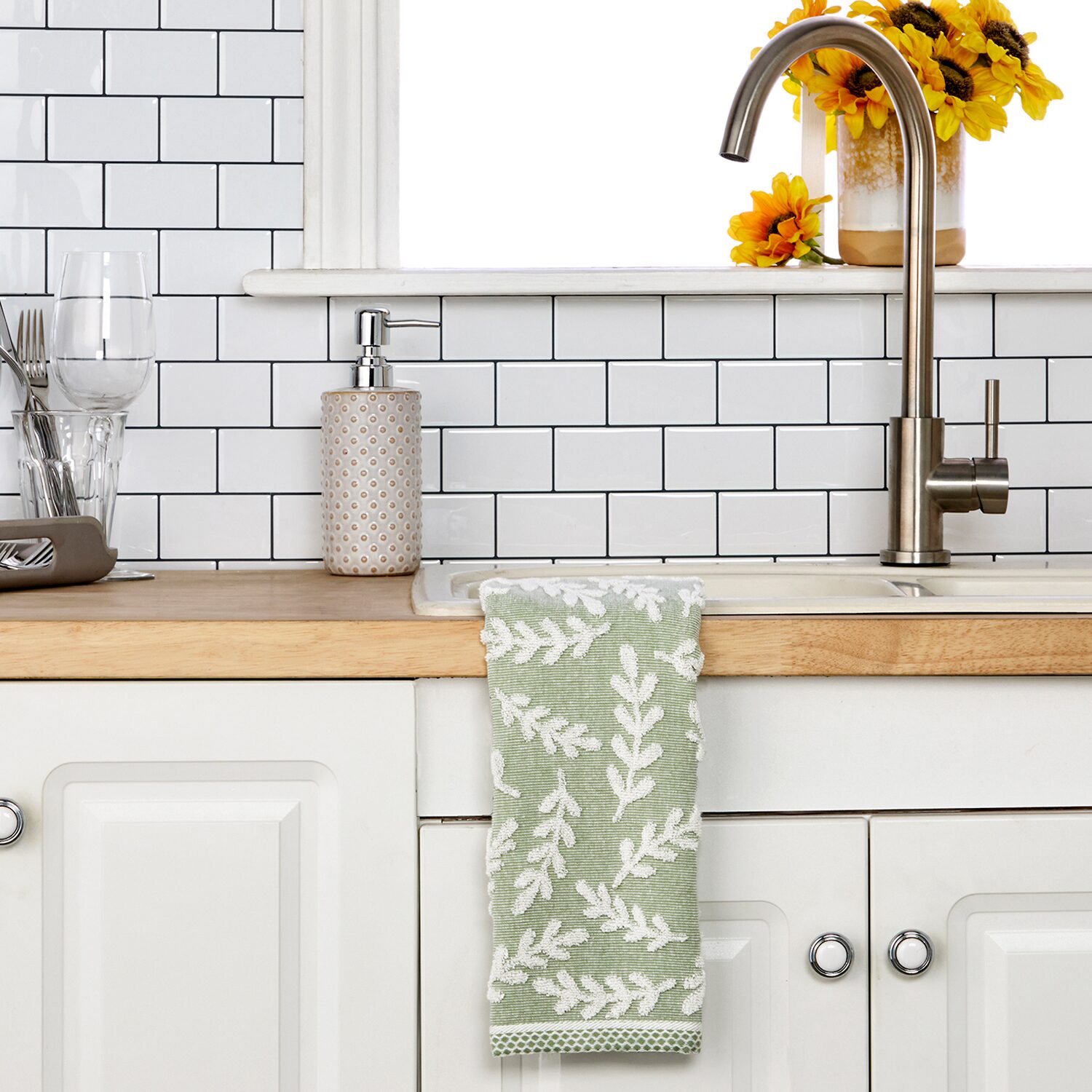 Saturday Knight Leaf Sprig 2-pc. Embellished Floral Hand Towel