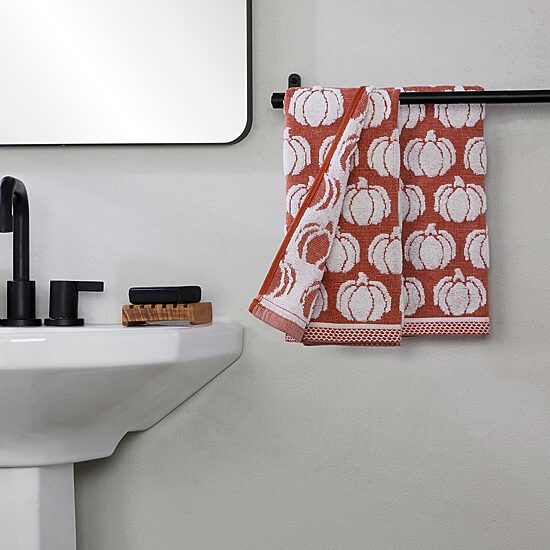 Saturday Knight Pumpkin Sculpted 2-pc. Embellished Jacquard Hand Towel
