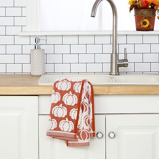 Saturday Knight Pumpkin Sculpted 2-pc. Embellished Jacquard Hand Towel