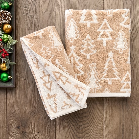Saturday Knight Mod Tree Embellished Holiday Bath Towel