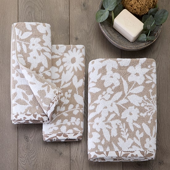Saturday Knight Bedford Floral 2-pc. Embellished Floral Hand Towel
