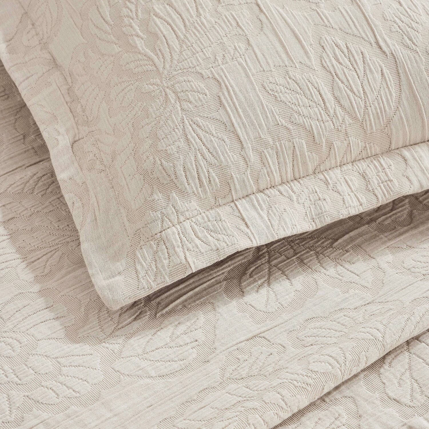 SUPERIOR® Hibiscus Matelasse Cotton Tropical Floral Bedspread