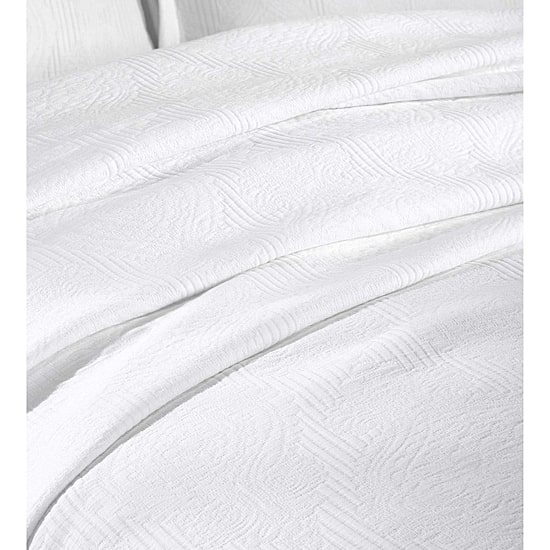 SUPERIOR® Victory Medallion Matelasse Traditional Floral Bedspread