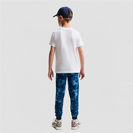 Nike Big Kid Unisex Crew Neck Short Sleeve Regular Fit Graphic T-Shirt