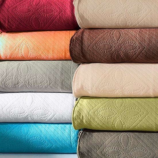 SUPERIOR® Celtic Circle Textured Woven Jacquard Bedspread with Shams