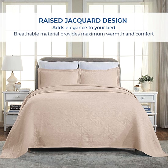 SUPERIOR® Celtic Circle Textured Woven Jacquard Bedspread with Shams