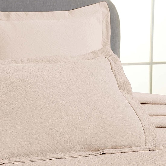 SUPERIOR® Celtic Circle Textured Woven Jacquard Bedspread with Shams