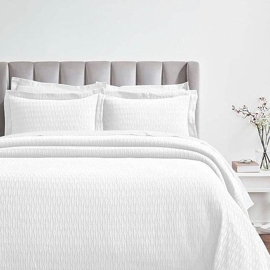 SUPERIOR® Calvert Cotton Lattice Geometric Jacquard Bedspread