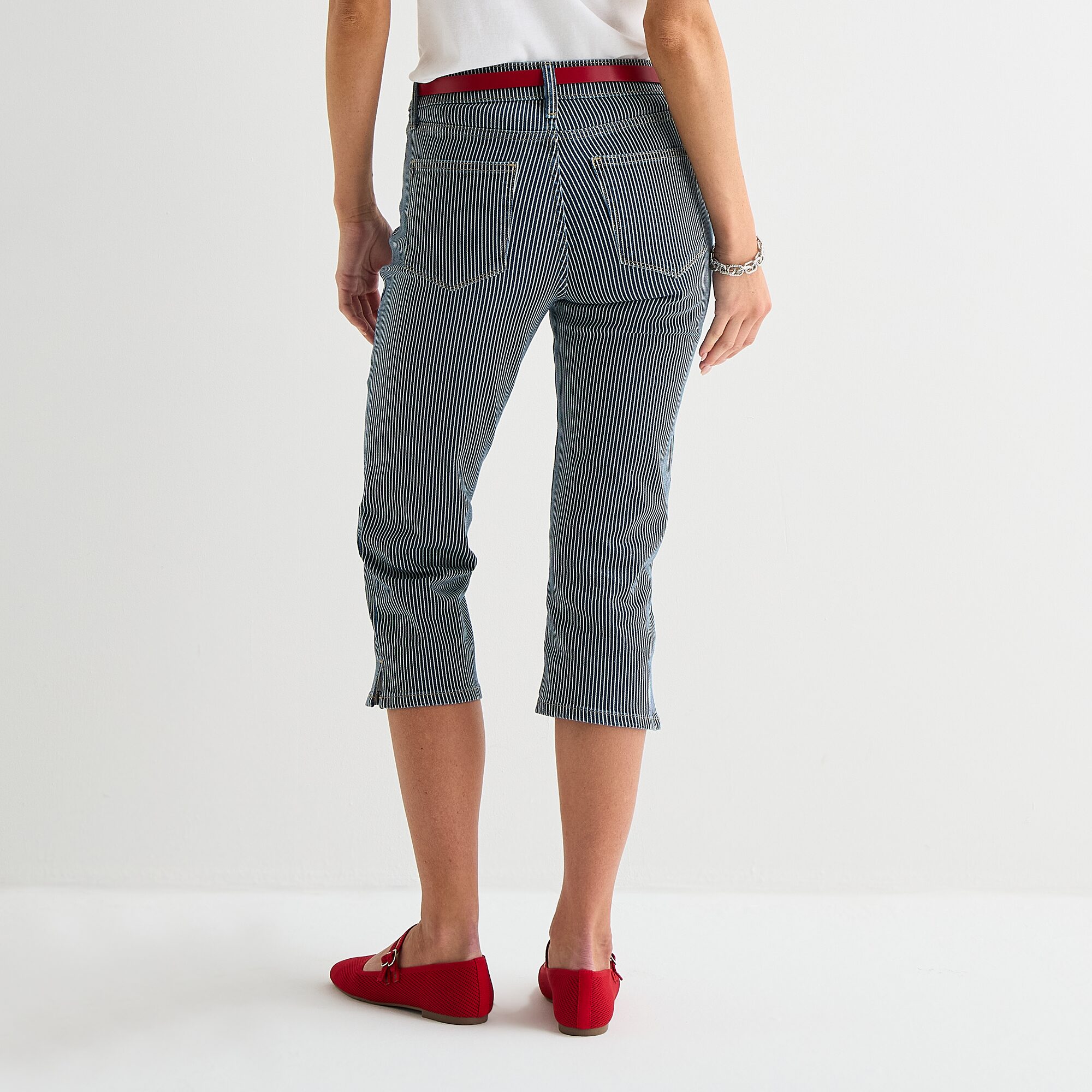 St. John's Bay Womens Secretly Slender Mid Rise Capri Jean