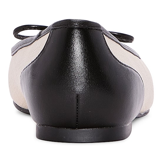 Liz Claiborne Franda Womens Round Closed Toe Ballet Flats