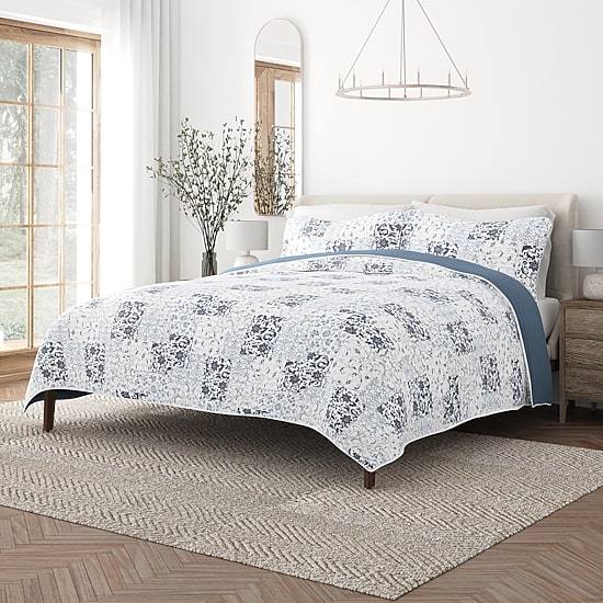 Casual Comfort Patchwork REVERSIBLE Quilt Set