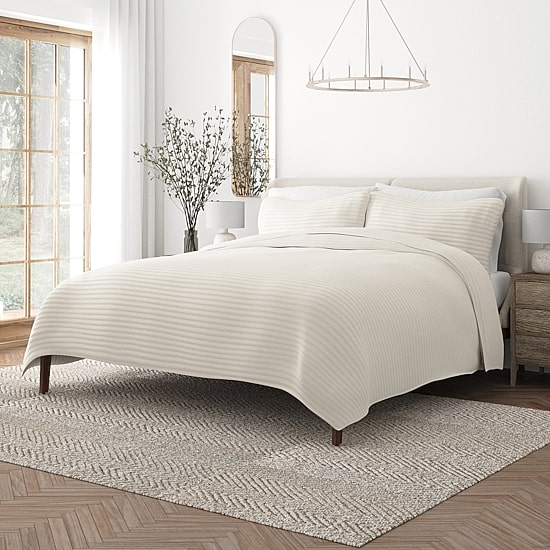 Casual Comfort Stripe Stitch Quilt Set