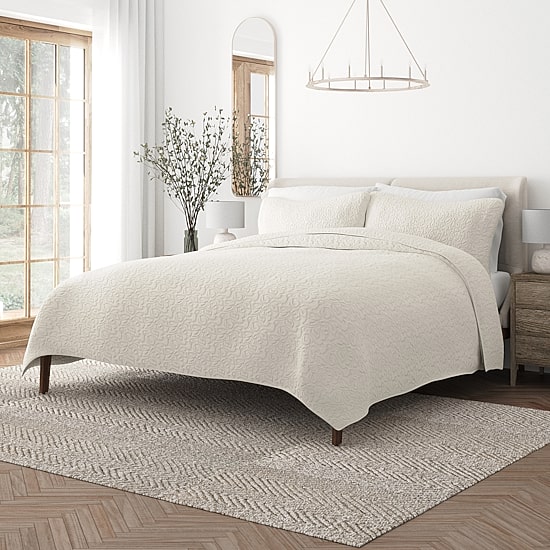 Casual Comfort Floral Stitch Quilt Set