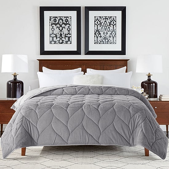 Waverly Waverly Cozy Midweight Hypoallergenic Comforter
