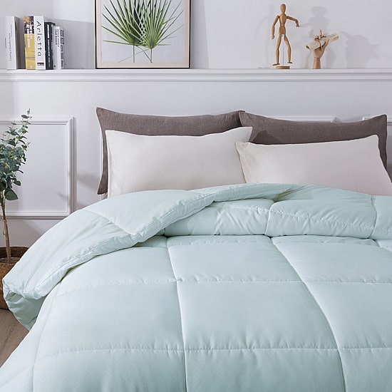 St. James Home European Gusset Midweight Hypoallergenic Comforter