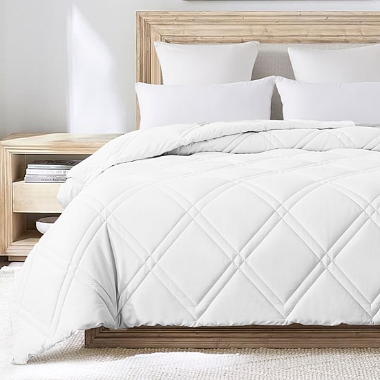 St. James Home Double Diamond Midweight Hypoallergenic Comforter