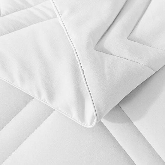 St. James Home Double Diamond Midweight Hypoallergenic Comforter