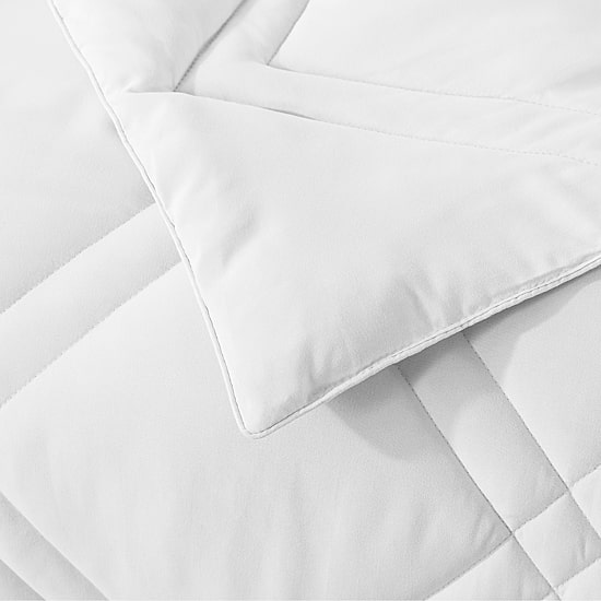 St. James Home Double Diamond Midweight Hypoallergenic Comforter