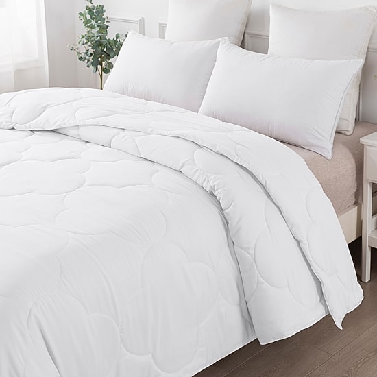 St. James Home Pendant Midweight Hypoallergenic Comforter