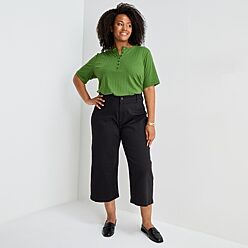 black dress capris plus size WET ULTRA LOW-RISE CAPRIS (BLACK CAT)  Body by Raven Tracy
