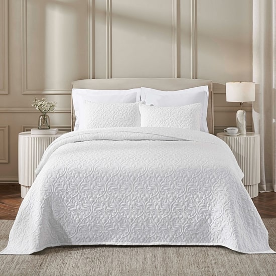 SUPERIOR® Vineyard Matelasse Floral Scroll Floral Coverlet