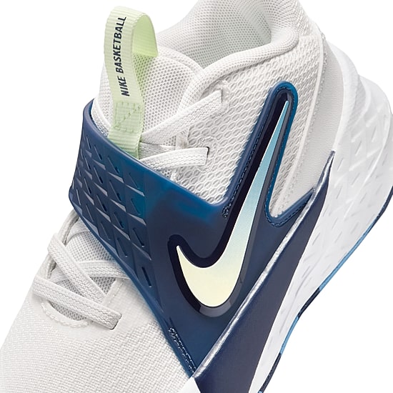 Nike Team Hustle D 12 Little Kid Boys Basketball Shoes
