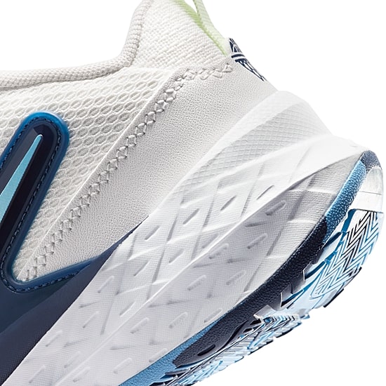 Nike Team Hustle D 12 Little Kid Boys Basketball Shoes