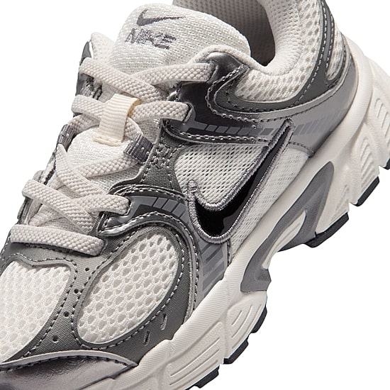 Nike V5 RNR Little Kid Unisex Sneakers