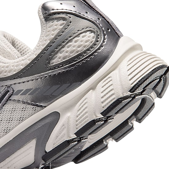 Nike V5 RNR Little Kid Unisex Sneakers