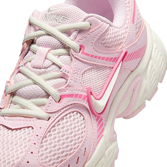 Nike V5 RNR Womens Sneakers