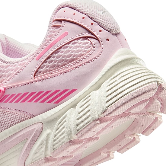 Nike V5 RNR Womens Sneakers