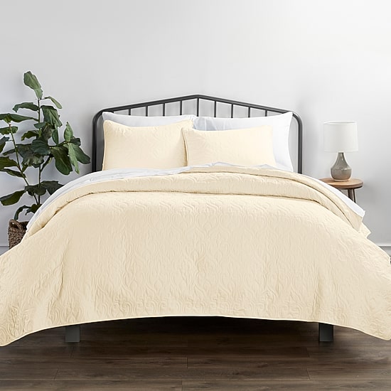 Casual Comfort Damask Stitch Quilt Set