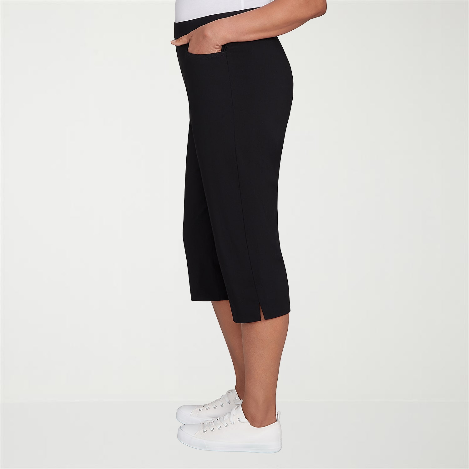 Alfred Dunner Classics Womens Stretch Fabric Straight Mid Rise Capri Pant