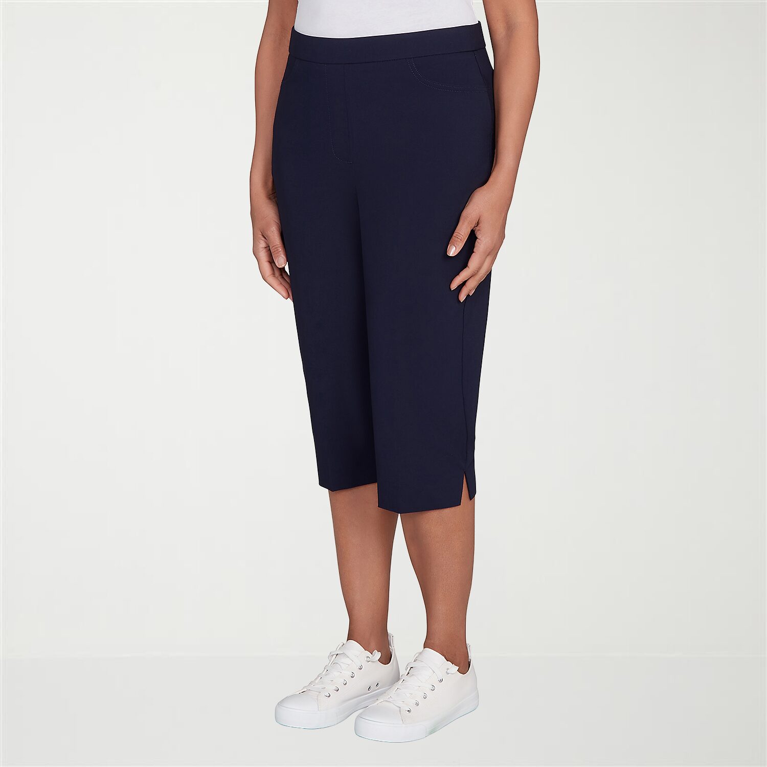 Alfred Dunner Classics Womens Stretch Fabric Straight Mid Rise Capri Pant