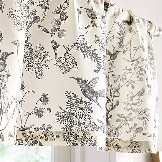 CHF Hummingbird 3-pc. Rod Pocket Window Tier