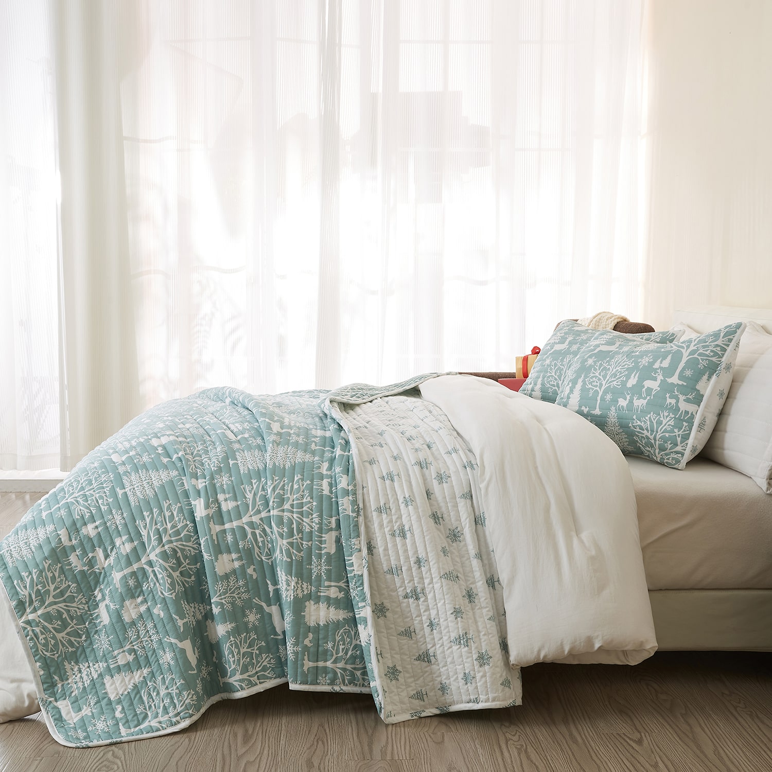 Linery Lodge Woods REVERSIBLE Quilt Set