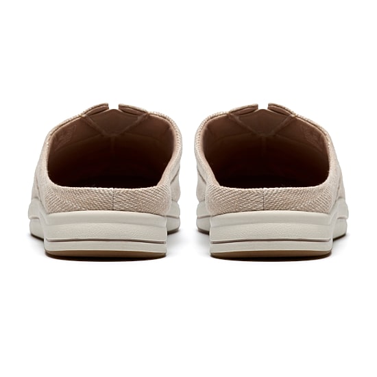 Clarks Breeze Amelia Cloudsteppers Womens Round Closed Toe Slip-On Shoe