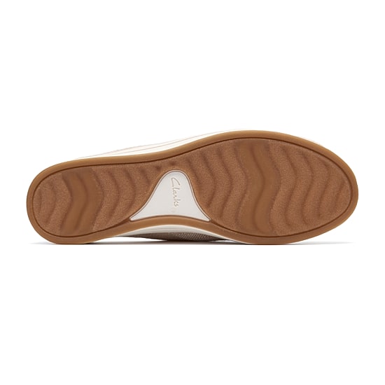 Clarks Breeze Amelia Cloudsteppers Womens Round Closed Toe Slip-On Shoe