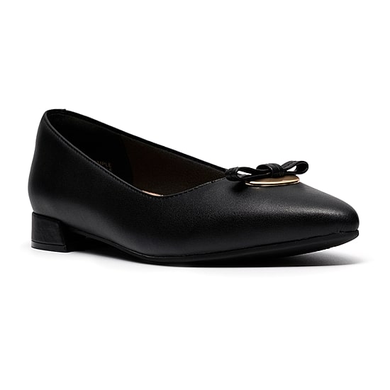 Clarks Natalyn Womens Pointed Closed Toe Ballet Flats