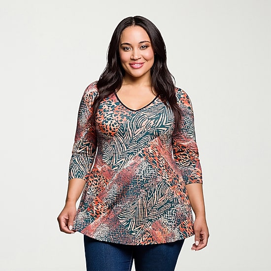 24seven Comfort Apparel Plus Womens V Neck 3/4 Sleeve Tunic Top