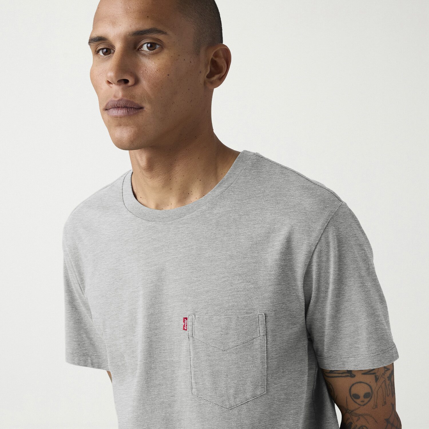 Levi's® Mens Classic Crew Neck Short Sleeve Pocket T-Shirt