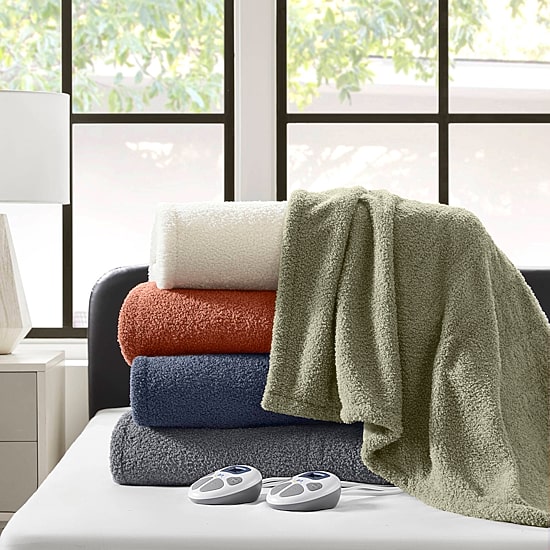 Serta® Dream Soft Heated Midweight Blanket