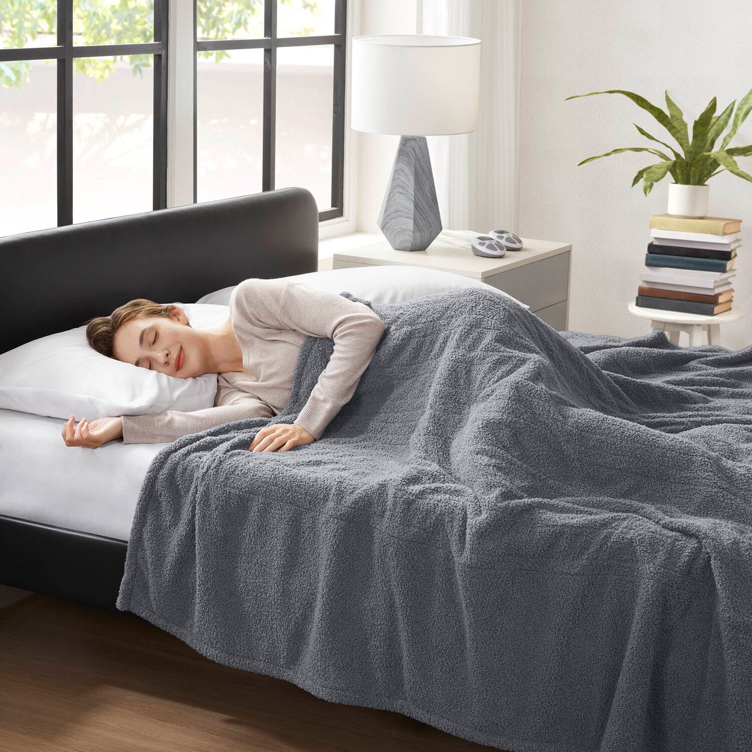 Serta® Dream Soft Heated Midweight Blanket
