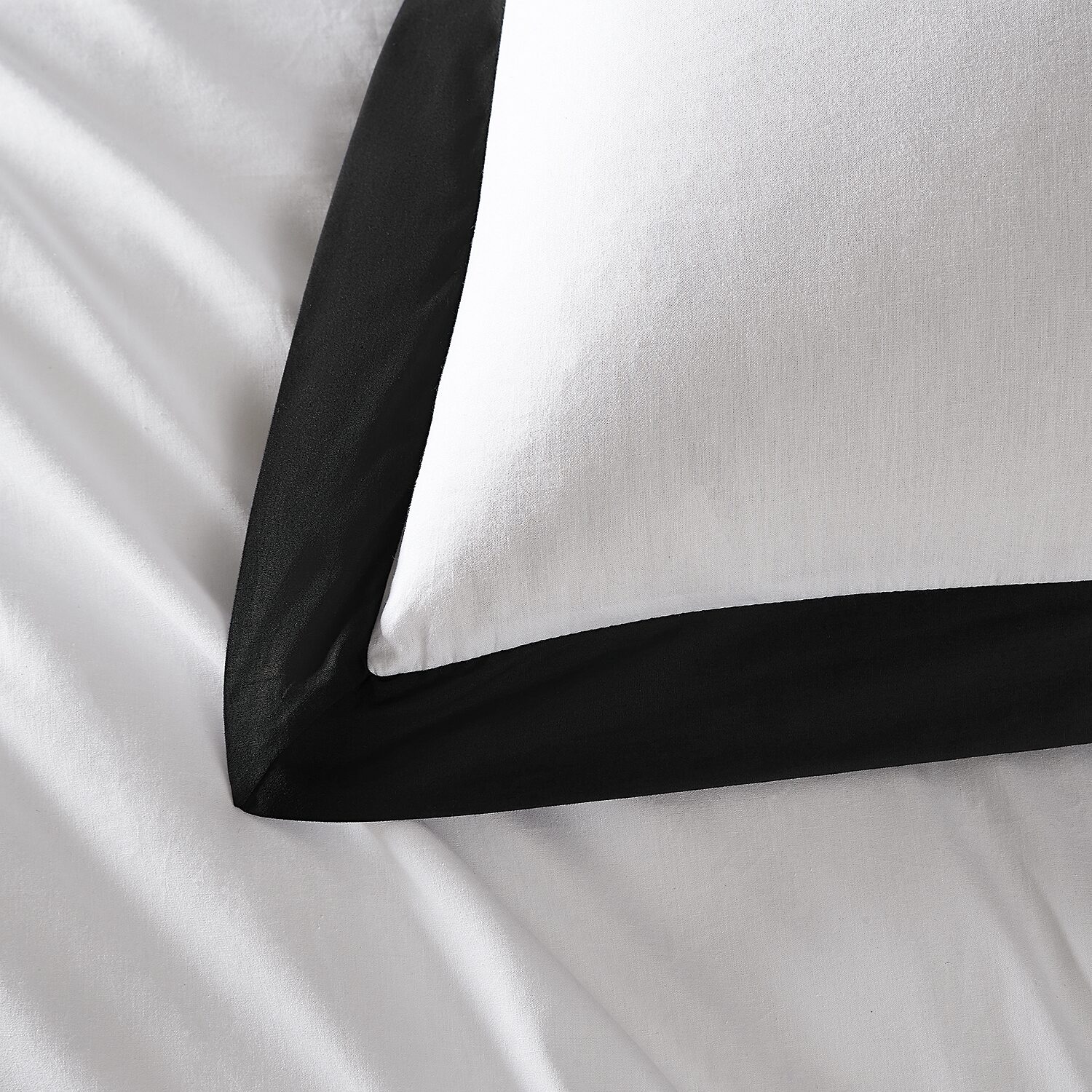 Brooklyn Loom Hotel Border 3-pc. Easy Care Comforter Set