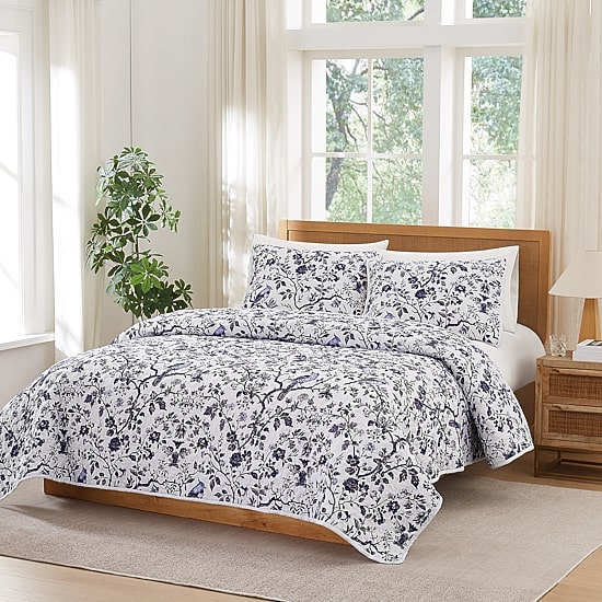 Brooklyn Loom Ava Floral Easy Care Quilt Set