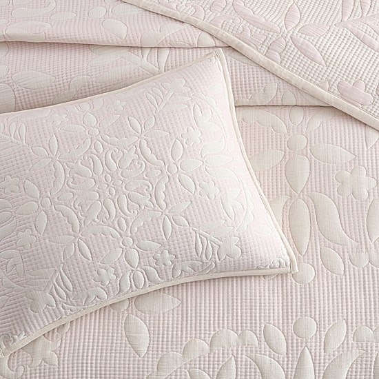 Peri Home Medallion Floral 3-pc. Quilt Set