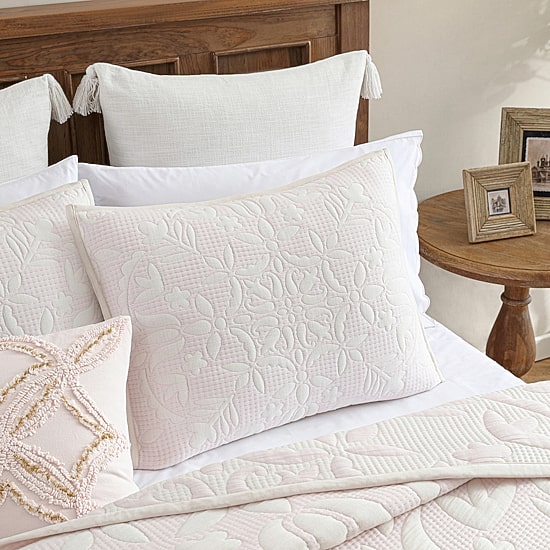 Peri Home Medallion Floral 3-pc. Quilt Set