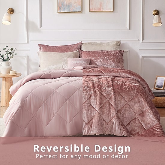 Intelligent Design Isabel Velvet Duvet Cover Set with decorative pillow