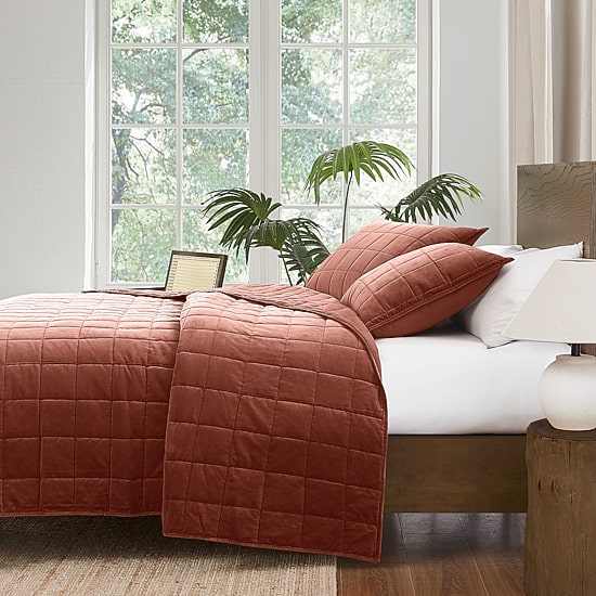 Brooklyn Loom Matte Cotton Velvetbox Stitch Easy Care Quilt Set